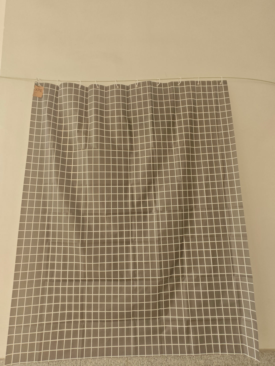 Durable Waterproof Polyester Shower Curtain with Plastic Hooks for Bathroom